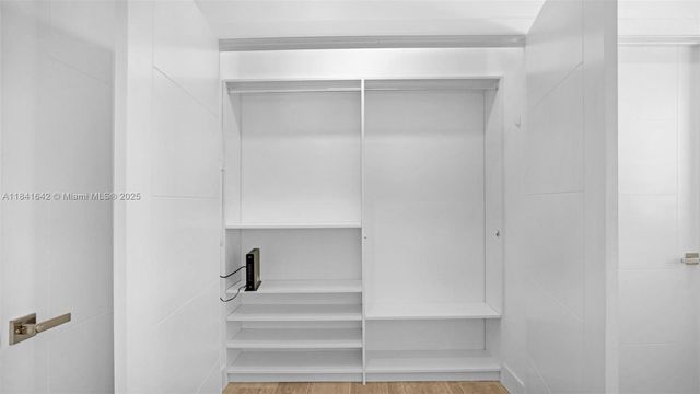 410 Bowie Ln, Key Largo, FL 33037