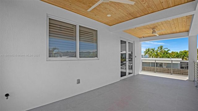 410 Bowie Ln, Key Largo, FL 33037