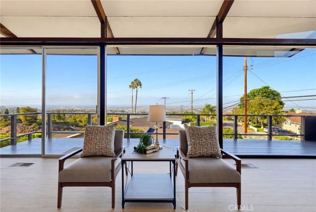 24 Cayuse Lane, Rancho Palos Verdes, CA 90275