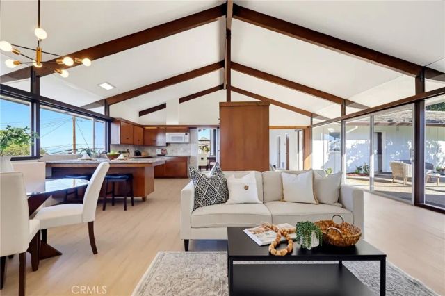 24 Cayuse Lane, Rancho Palos Verdes, CA 90275