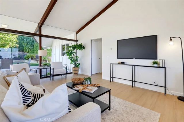 24 Cayuse Lane, Rancho Palos Verdes, CA 90275