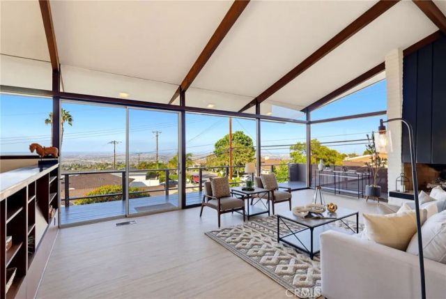 24 Cayuse Lane, Rancho Palos Verdes, CA 90275