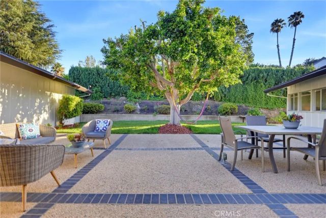 24 Cayuse Lane, Rancho Palos Verdes, CA 90275