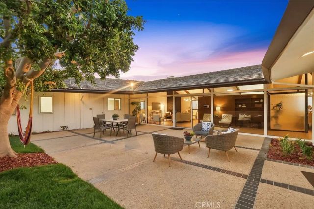 24 Cayuse Lane, Rancho Palos Verdes, CA 90275