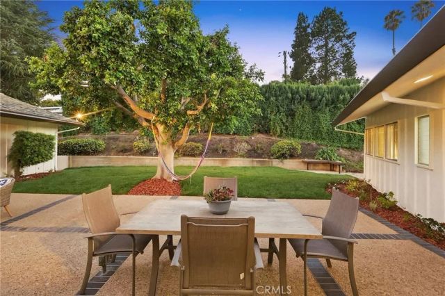 24 Cayuse Lane, Rancho Palos Verdes, CA 90275