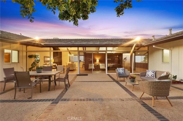 24 Cayuse Lane, Rancho Palos Verdes, CA 90275