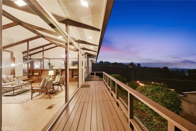 24 Cayuse Lane, Rancho Palos Verdes, CA 90275