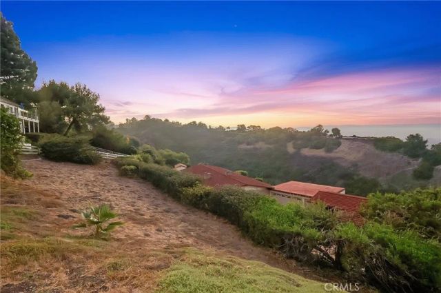 24 Cayuse Lane, Rancho Palos Verdes, CA 90275