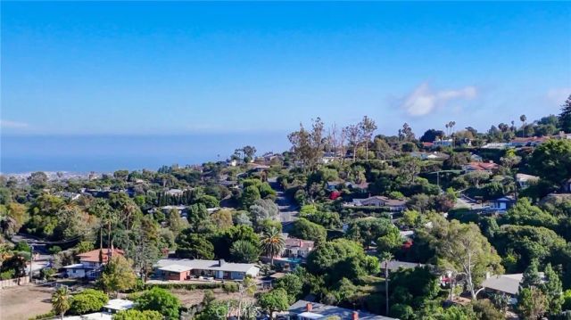 24 Cayuse Lane, Rancho Palos Verdes, CA 90275