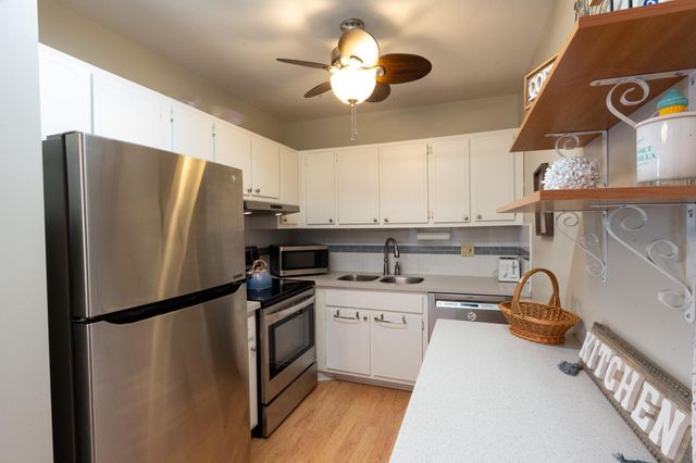 2880 Lake Osborne Drive 203, Lake Worth Beach, FL 33461