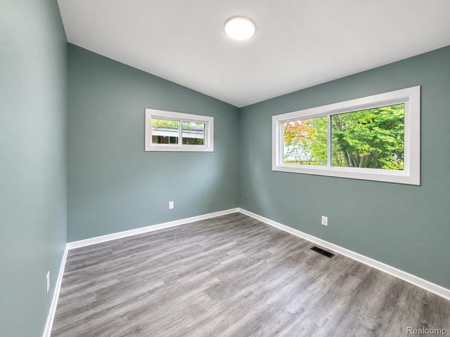 8961 Clinton River Road, Sterling Heights, MI 48314