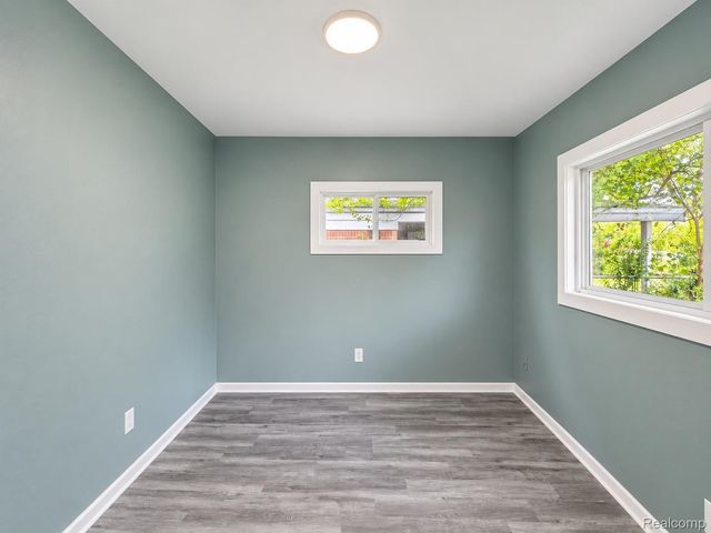 8961 Clinton River Road, Sterling Heights, MI 48314