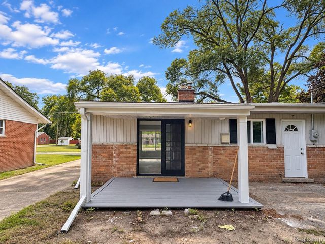 8961 Clinton River Road, Sterling Heights, MI 48314