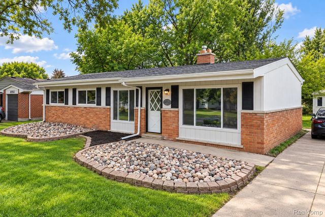8961 Clinton River Road, Sterling Heights, MI 48314