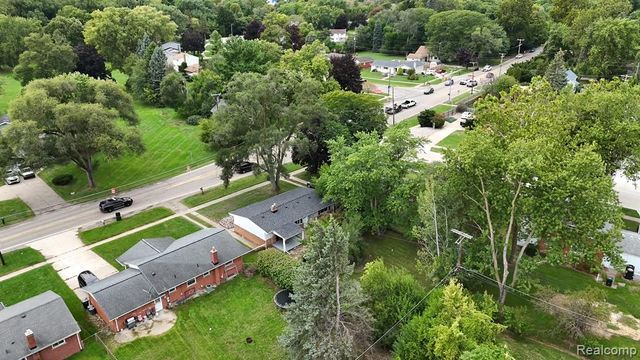 8961 Clinton River Road, Sterling Heights, MI 48314