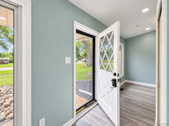 8961 Clinton River Road, Sterling Heights, MI 48314