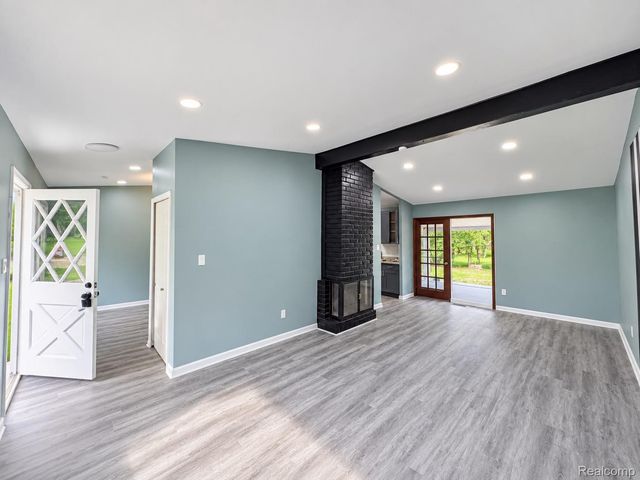 8961 Clinton River Road, Sterling Heights, MI 48314
