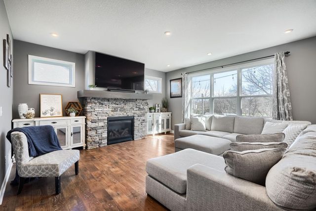 9787 Lower 8th Street, Lake Elmo, MN 55042