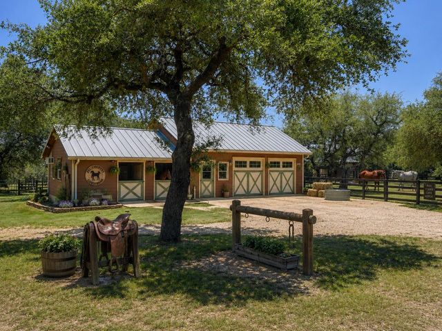 15425 Fitzhugh RD, Dripping Springs, TX 78620