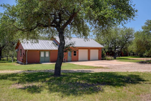 15425 Fitzhugh RD, Dripping Springs, TX 78620