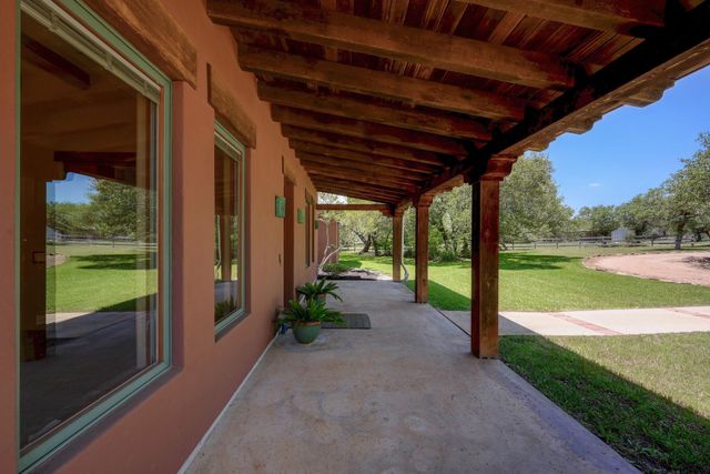 15425 Fitzhugh RD, Dripping Springs, TX 78620