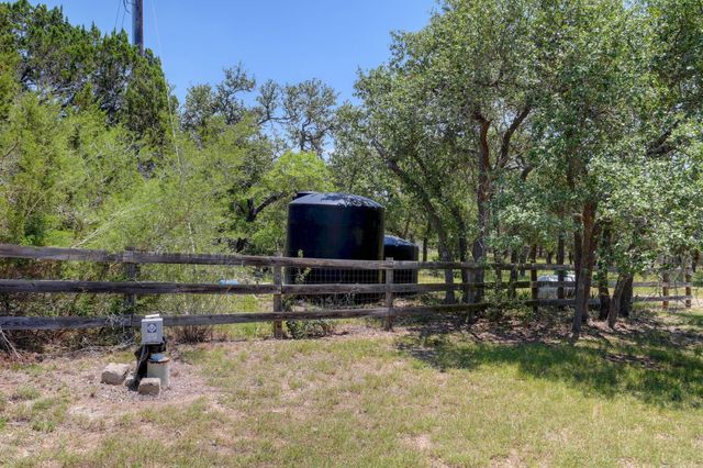 15425 Fitzhugh RD, Dripping Springs, TX 78620