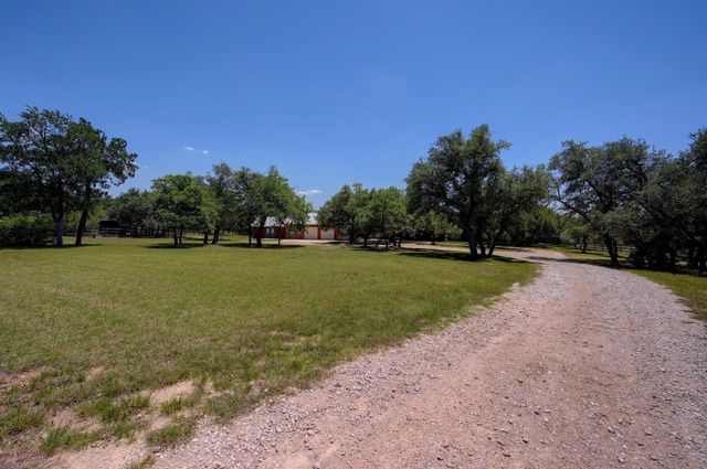 15425 Fitzhugh RD, Dripping Springs, TX 78620