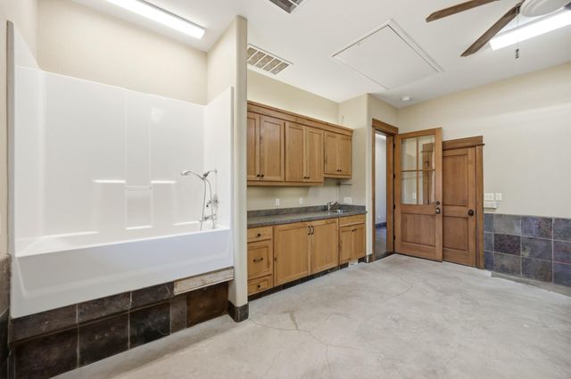 15425 Fitzhugh RD, Dripping Springs, TX 78620