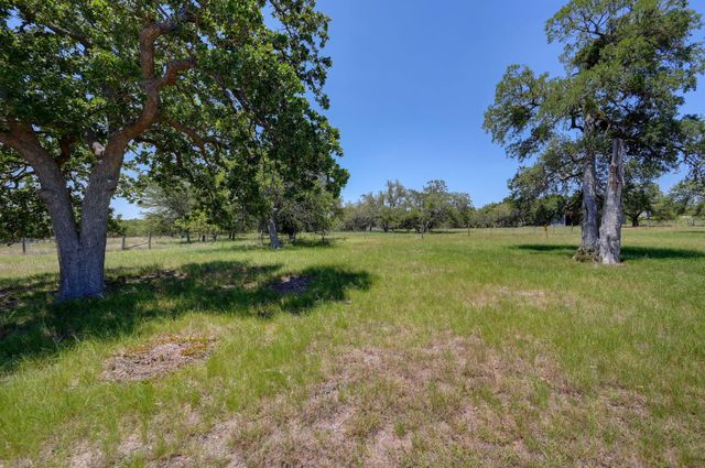 15425 Fitzhugh RD, Dripping Springs, TX 78620