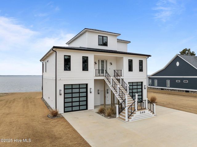 546 S Brightleaf Drive, Minnesott Beach, NC 28510