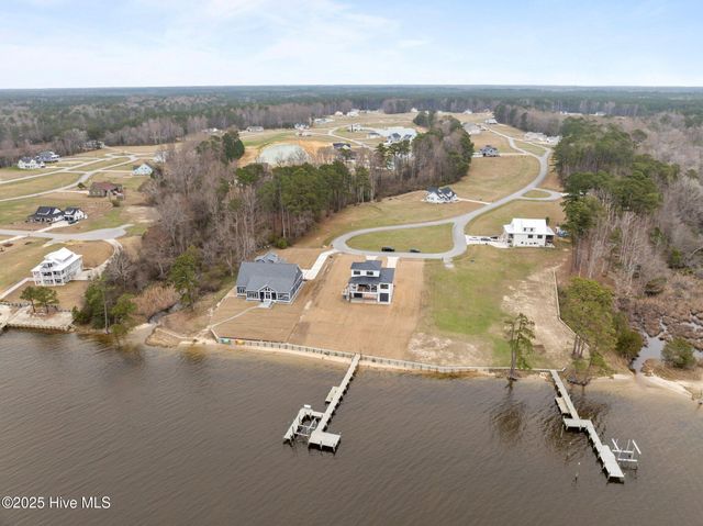 546 S Brightleaf Drive, Minnesott Beach, NC 28510