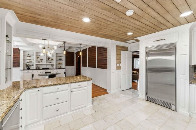4031 Fernwood Drive, Houston, TX 77021