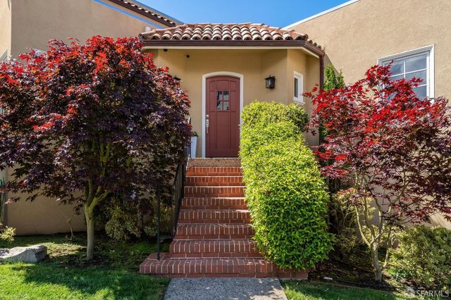 325 Moncada Way, San Francisco, CA 94127