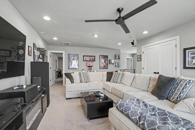 6685 E 128th Street, Bixby, OK 74008