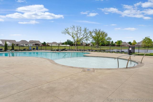6685 E 128th Street, Bixby, OK 74008