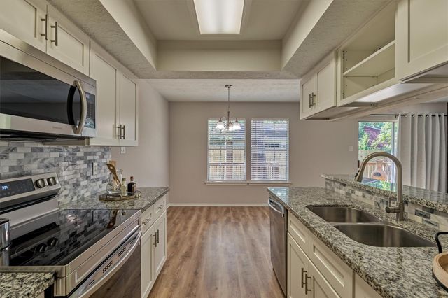 15 Still Glen Court, The Woodlands, TX 77381