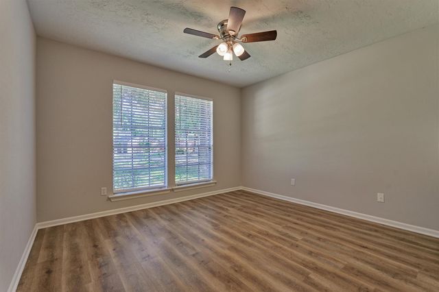 15 Still Glen Court, The Woodlands, TX 77381