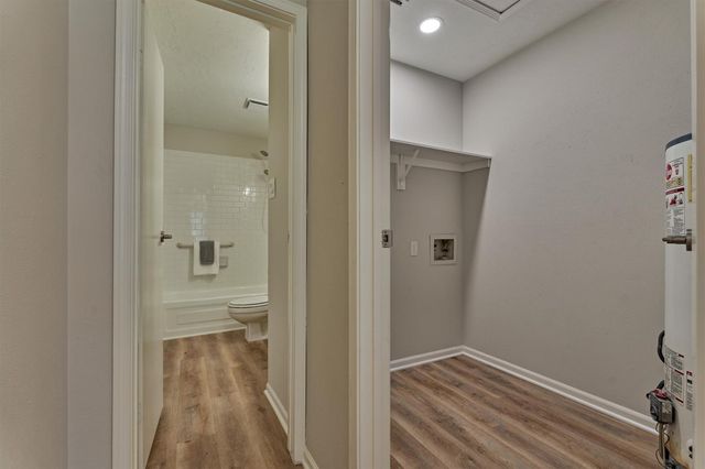 15 Still Glen Court, The Woodlands, TX 77381