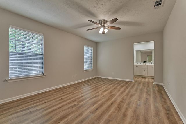 15 Still Glen Court, The Woodlands, TX 77381