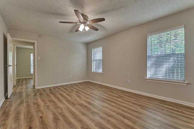 15 Still Glen Court, The Woodlands, TX 77381