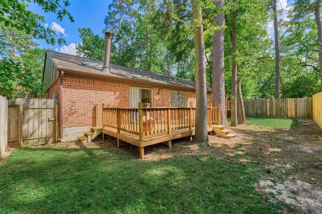 15 Still Glen Court, The Woodlands, TX 77381