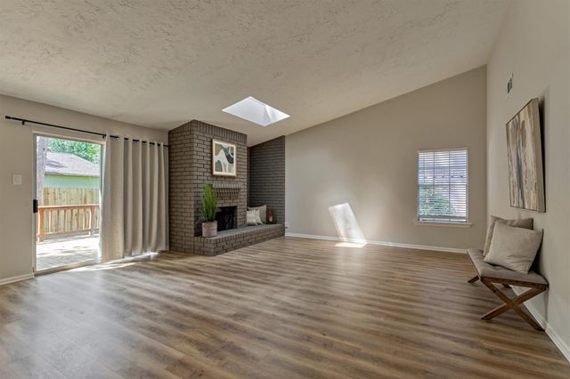 15 Still Glen Court, The Woodlands, TX 77381