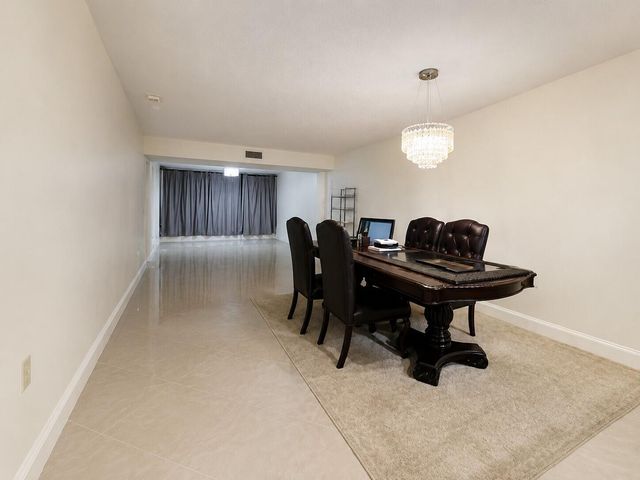 3516 Whitehall Drive 105, West Palm Beach, FL 33401