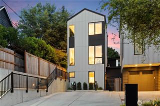 4218 Latona Avenue NE #2, Seattle, WA 98105