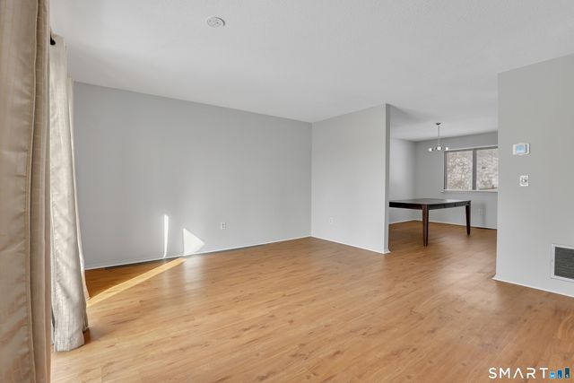 285-10k Queen Street, Southington, CT 06489