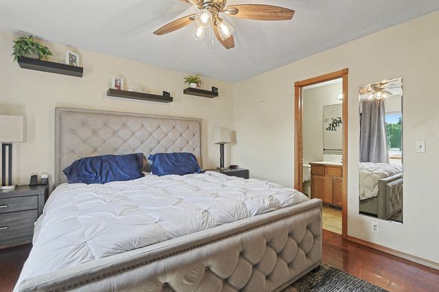 2244 S Rutledge St, Wichita, KS 67209