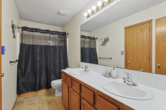 2244 S Rutledge St, Wichita, KS 67209