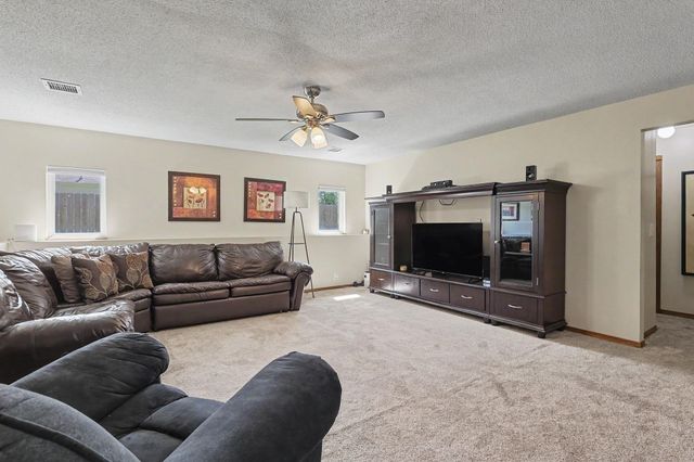 2244 S Rutledge St, Wichita, KS 67209