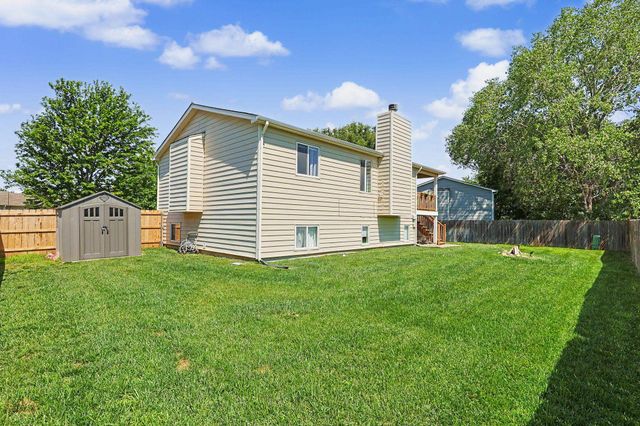 2244 S Rutledge St, Wichita, KS 67209