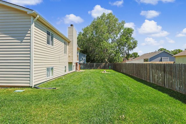 2244 S Rutledge St, Wichita, KS 67209